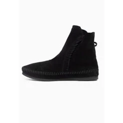 Minnetonka Zwei-Knopf-Hardsole-Stiefel Ankle Boots
